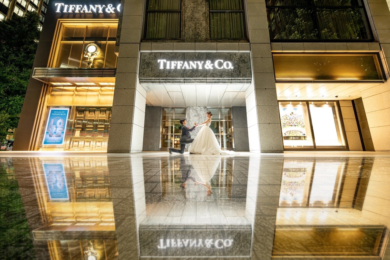 Tiffany & Co.前でのリフレクションショット